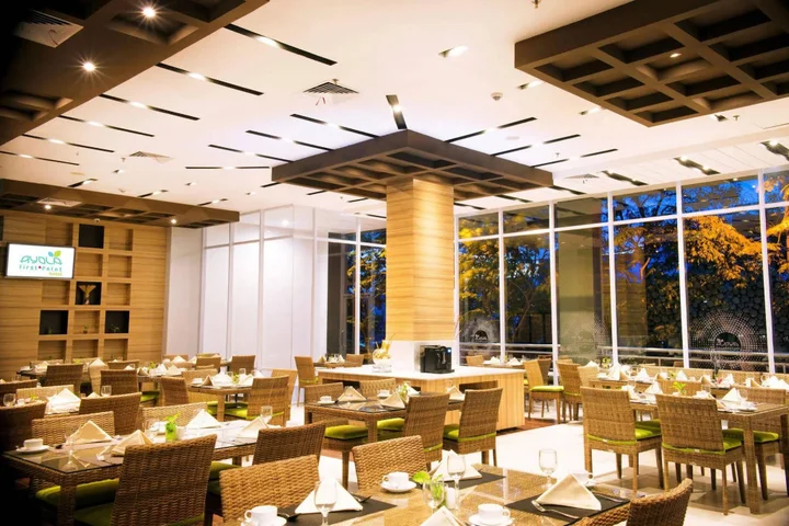 Пеканбару: Ayola First Point Hotel Pekanbaru