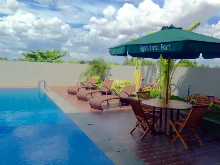 Пеканбару: Ayola First Point Hotel Pekanbaru