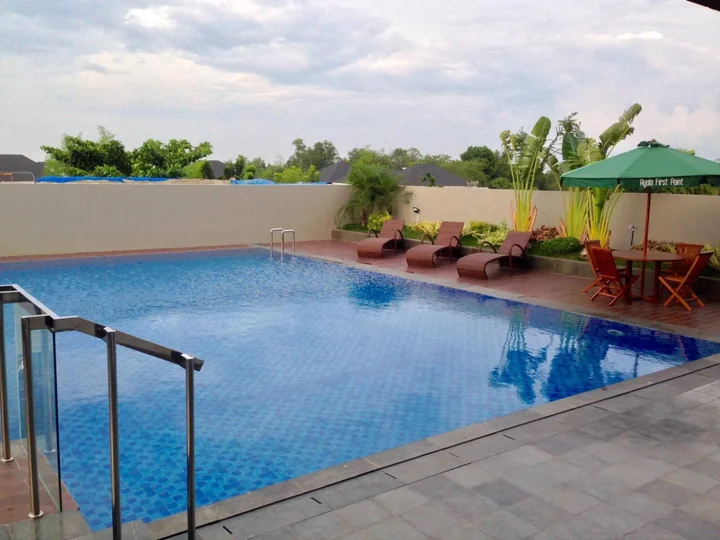 Пеканбару: Ayola First Point Hotel Pekanbaru