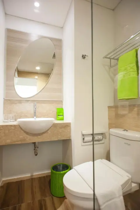 Сурабая: MaxOneHotels at Dharmahusada - Surabaya