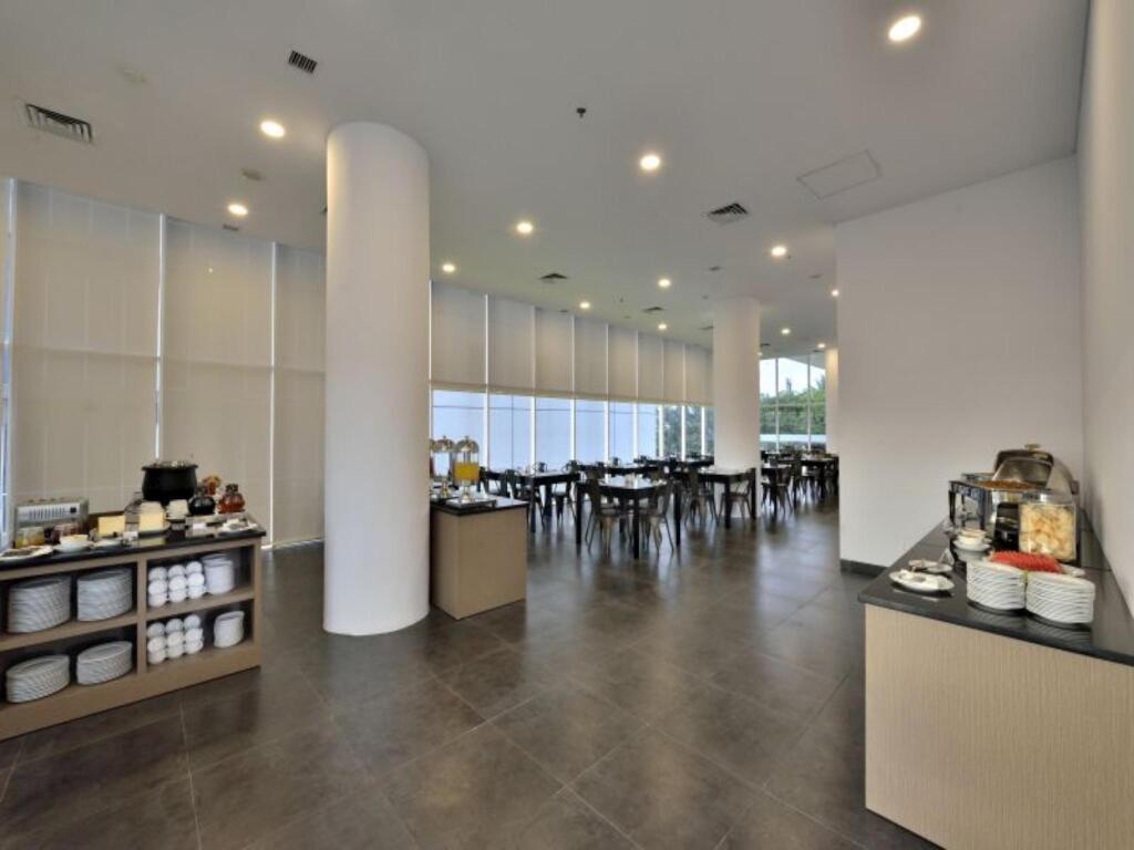 Пеканбару: Whiz Prime Hotel Sudirman Pekanbaru