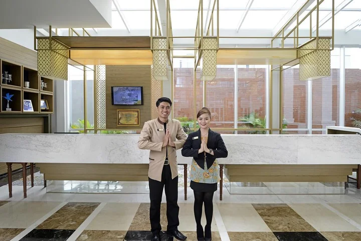 Сурабая: La Lisa Hotel Surabaya