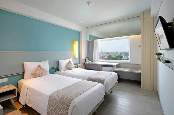 Сурабая: La Lisa Hotel Surabaya