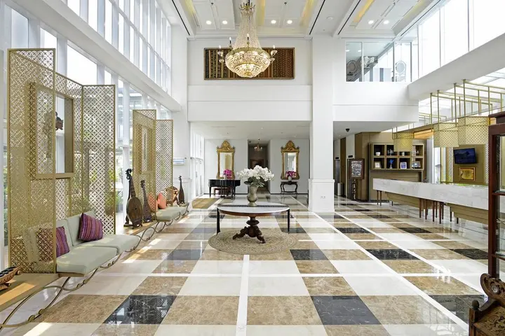 Сурабая: La Lisa Hotel Surabaya