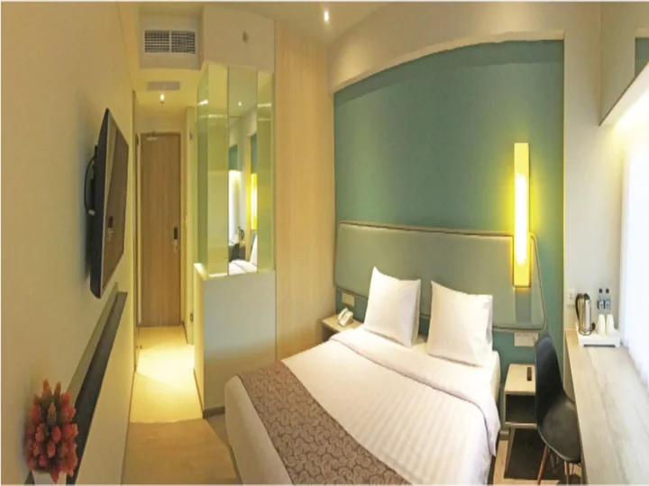 Сурабая: La Lisa Hotel Surabaya