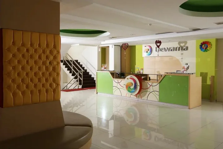 Маланг: Dewarna Sutoyo Malang