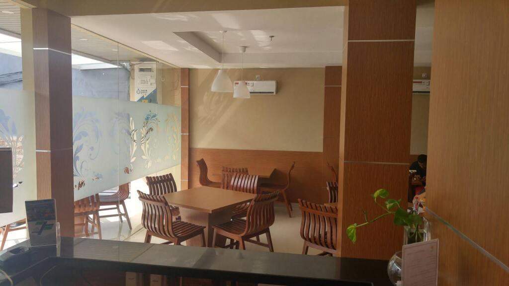 Джакарта: Quds Express Hotel