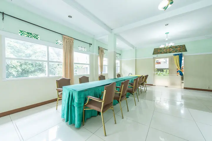 Бандунг: 万隆艾里艾考苏卡萨利塞尔珊八居里酒店(Airy Eco Sukasari Sersan Bajuri Bandung)