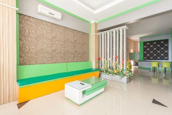 Палу: Airy Tatura Emmy Saelan 33 Palu