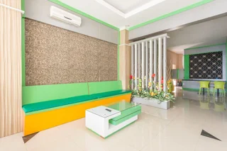 Палу: Airy Tatura Emmy Saelan 33 Palu