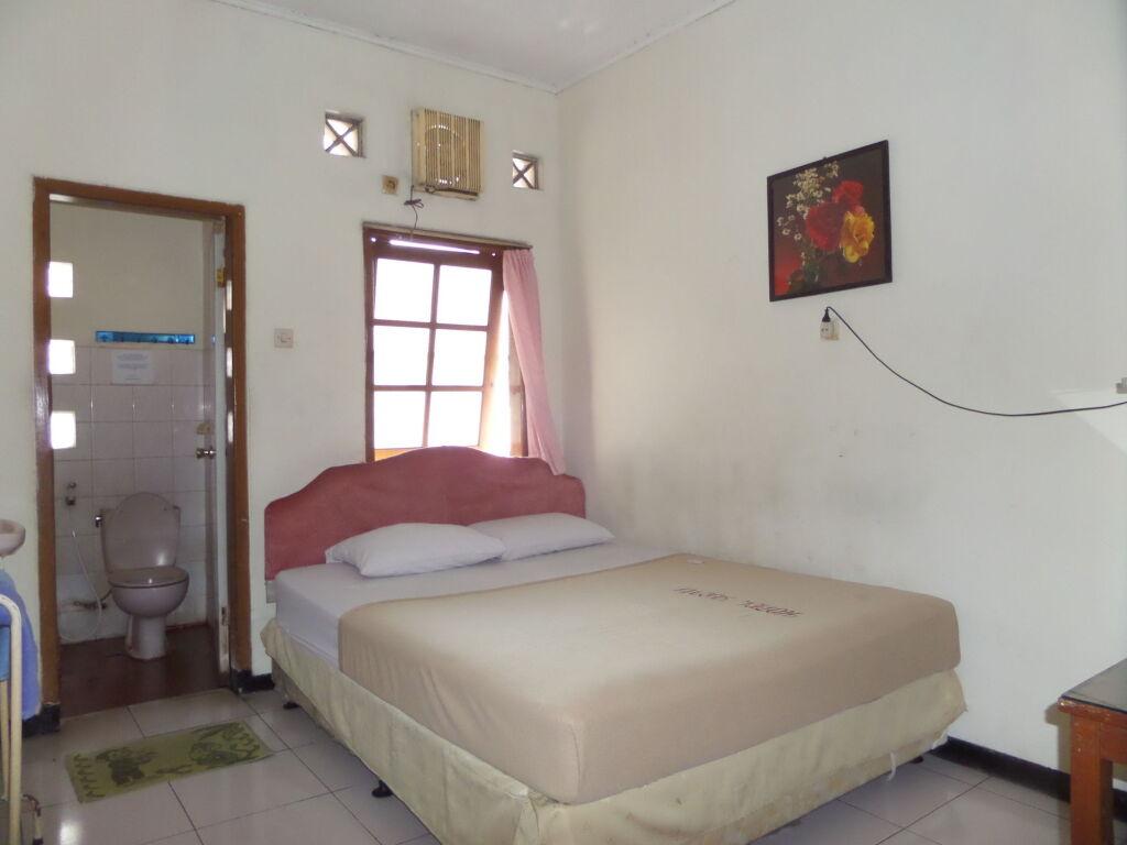 Маланг: Hotel Armi