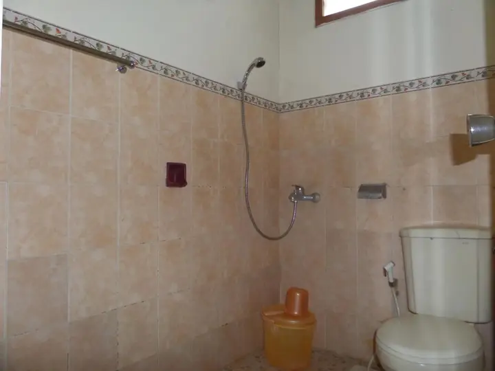 Маланг: Hotel Armi