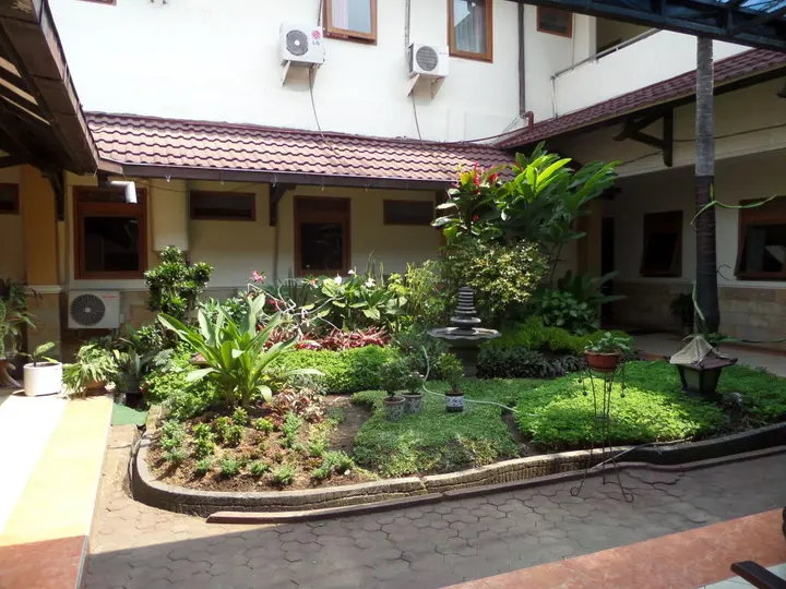 Маланг: Hotel Armi
