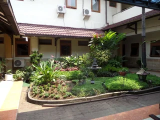 Маланг: Hotel Armi