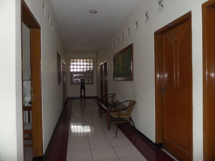 Маланг: Hotel Armi