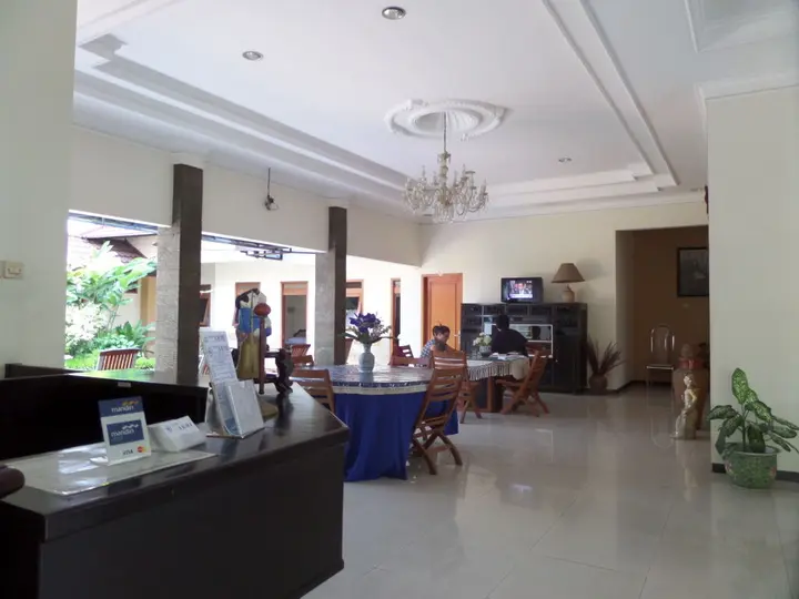 Маланг: Hotel Armi