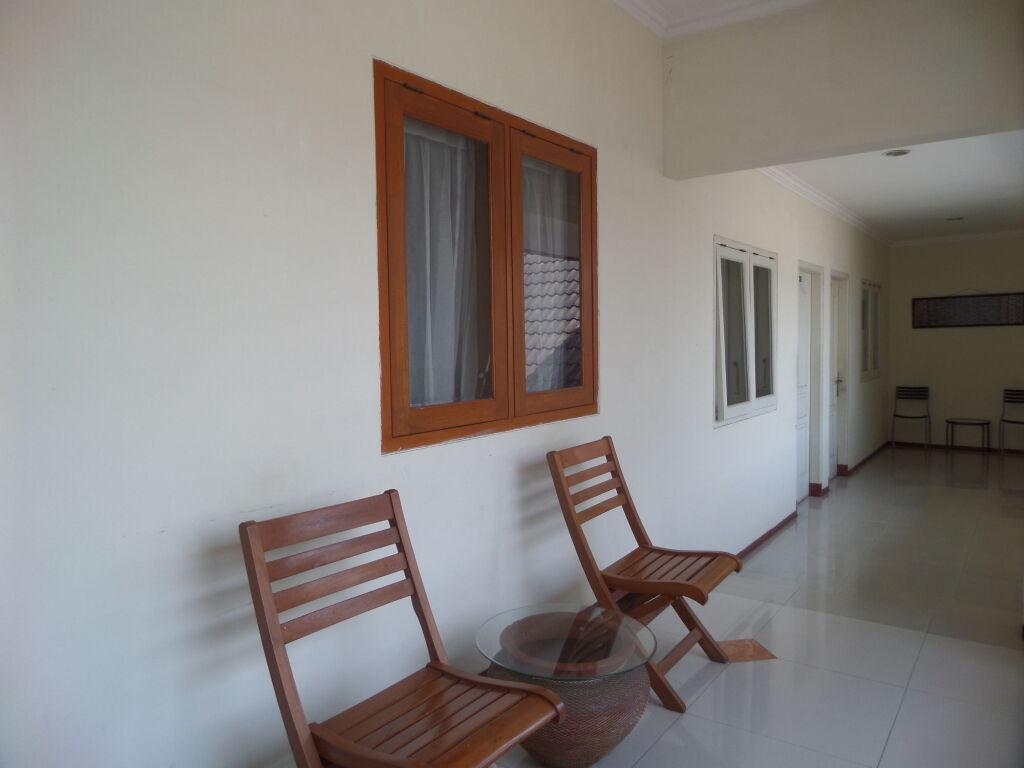 Маланг: Hotel Armi