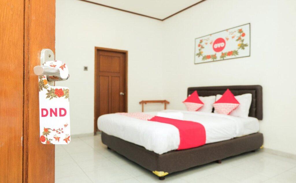 Маланг: Loesje Guest House