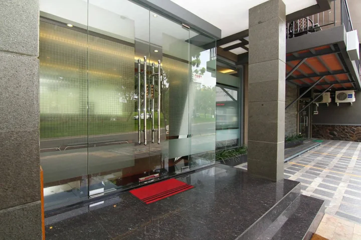 Сурабая: Airy Citraland International Surabaya
