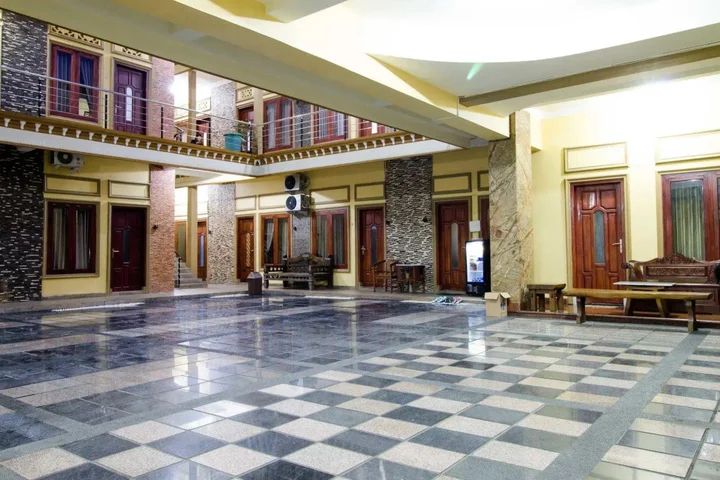 Сурабая: RedDoorz near Petra University