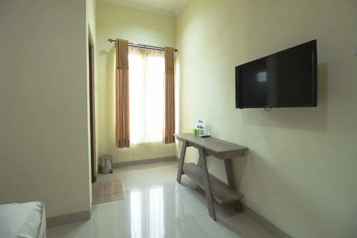 Сурабая: RedDoorz near Masjid Agung Surabaya