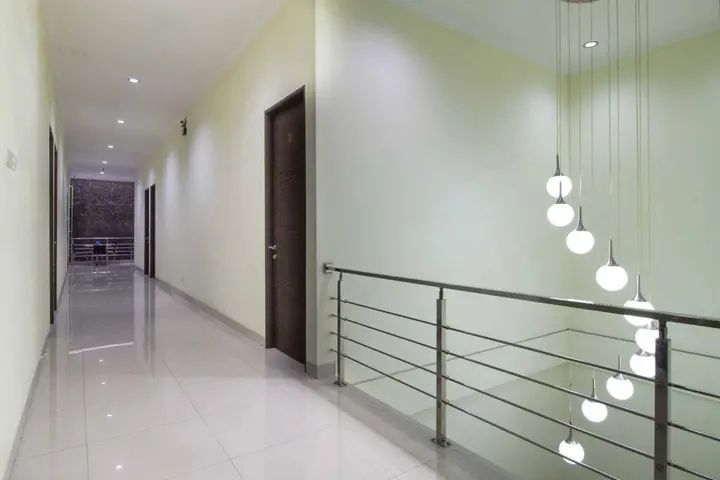 Сурабая: RedDoorz near Masjid Agung Surabaya