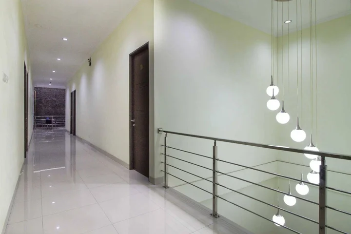 Сурабая: RedDoorz near Masjid Agung Surabaya