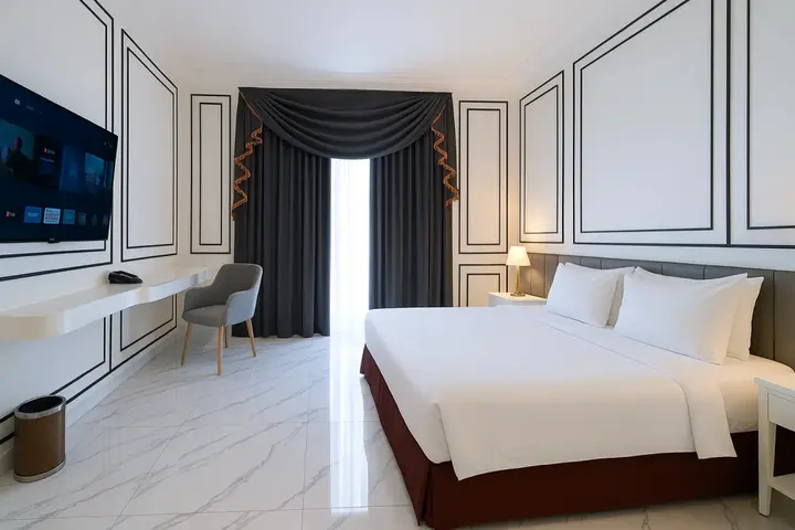 Legok: The Grantage Hotel & Sky Lounge