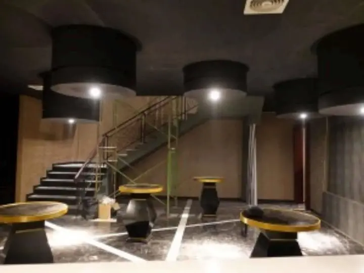 Legok: The Grantage Hotel & Sky Lounge