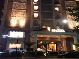 Legok: The Grantage Hotel & Sky Lounge