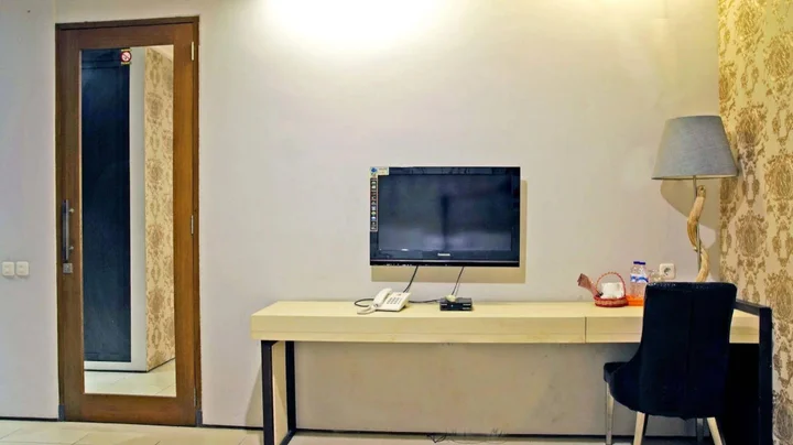 Сурабая: RedDoorz Near Ciputra World