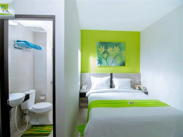 Сукабуми: Fresh Hotel