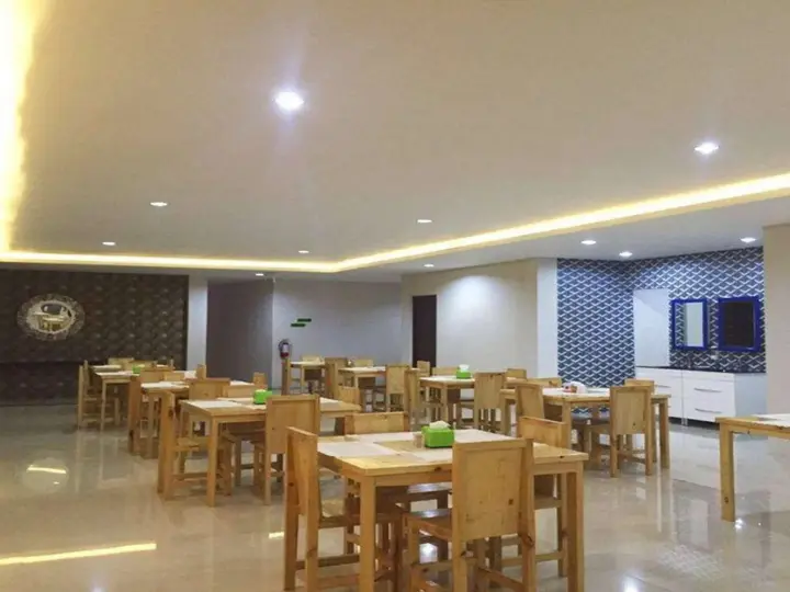Сукабуми: Fresh Hotel