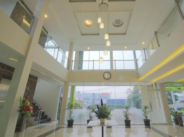Сукабуми: Fresh Hotel