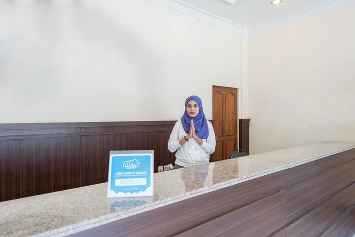 Палу: Airy Siranindi Sis Al Jufri 17 Palu