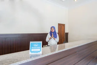 Палу: Airy Siranindi Sis Al Jufri 17 Palu