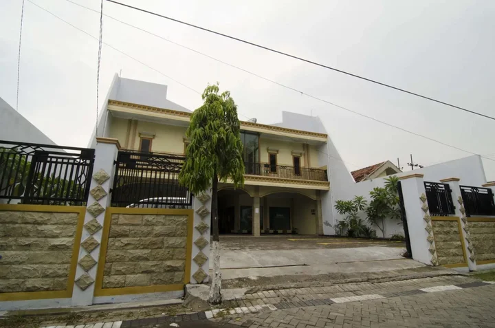 Сурабая: RedDoorz Near Ciputra World 2