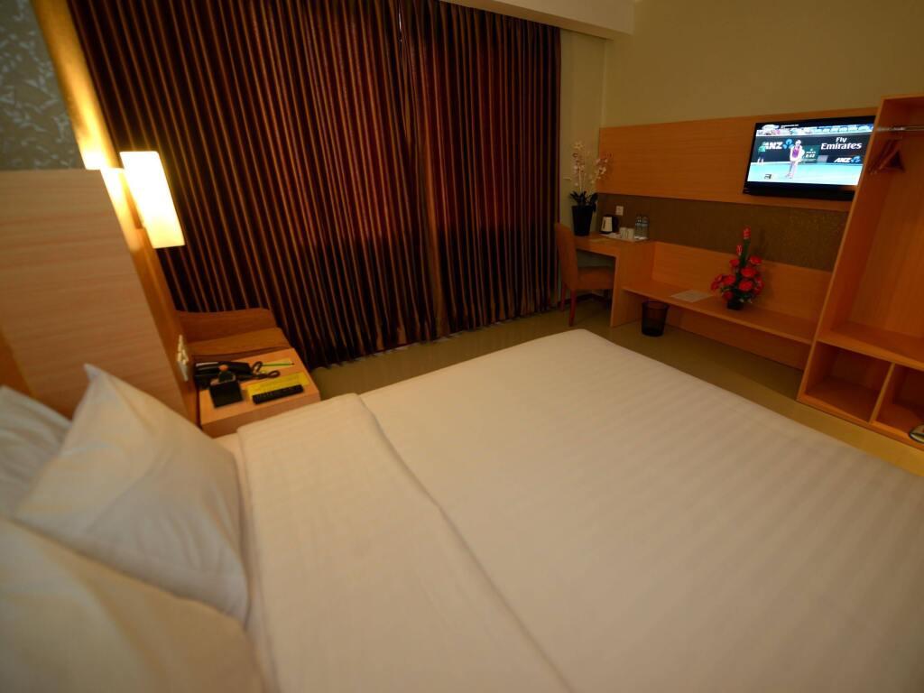 Баликпапан: Her Hotel and Trade Center Balikpapan