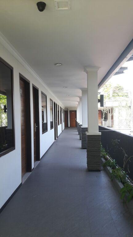Маланг: Airy Lowokwaru Candi Trowulan 12 Malang