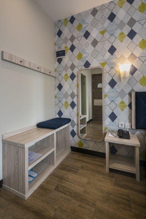 Сурабая: Hotel 88 Kedungsari by WH