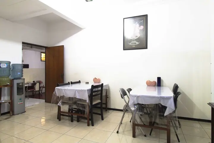 Сурабая: RedDoorz Dukuh Kupang
