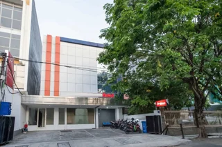 Сурабая: RedDoorz @ Panglima Sudirman
