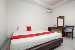 Сурабая: RedDoorz @ Panglima Sudirman