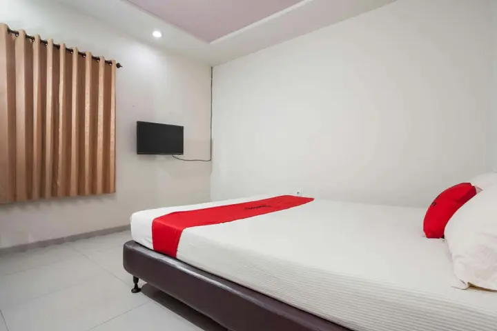 Сурабая: RedDoorz @ Panglima Sudirman