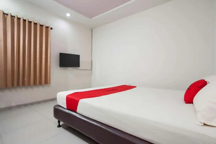 Сурабая: RedDoorz @ Panglima Sudirman