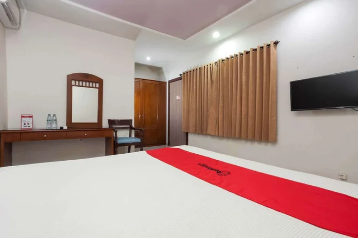 Сурабая: RedDoorz @ Panglima Sudirman