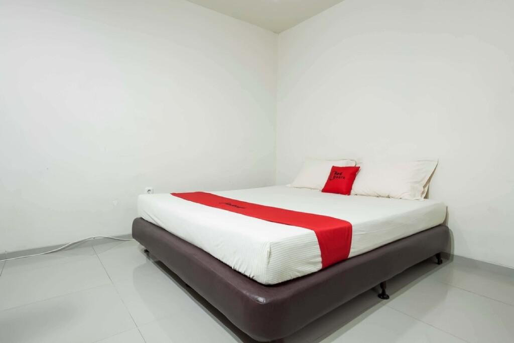 Сурабая: RedDoorz @ Panglima Sudirman