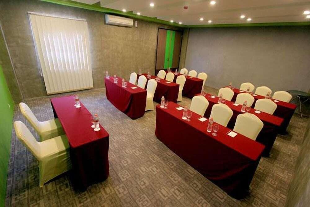 Депок: Hotel Dafam Fortuna Seturan