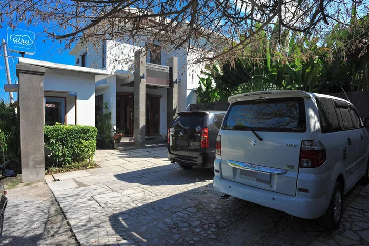 Табанан: Airy Seminyak Kerobokan Tangkuban Perahu Gang Tunjung Dua 9 Bali