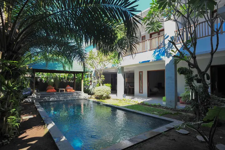 Табанан: Airy Seminyak Kerobokan Tangkuban Perahu Gang Tunjung Dua 9 Bali